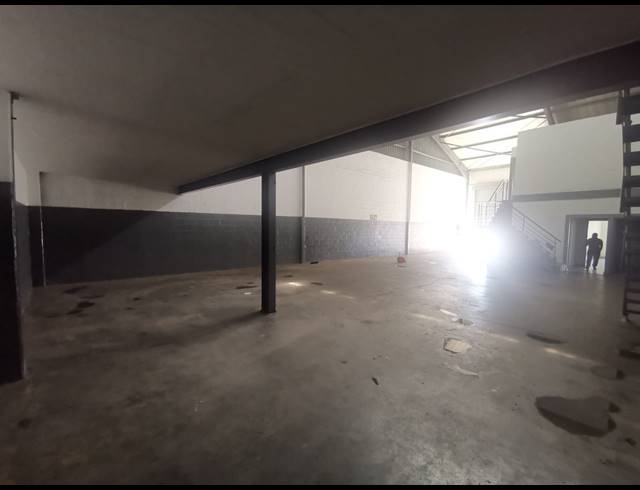 1,037M² WAREHOUSE TO LET IN AIRPORT INDUSTRIA
